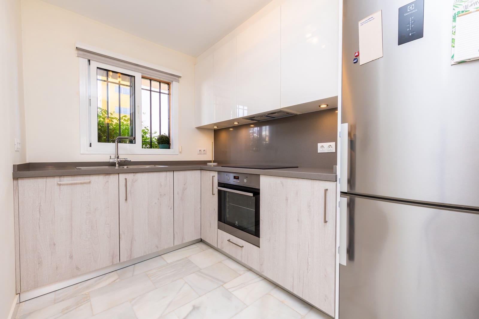 2 soveværelse Lejlighed til salg i La Cala de Mijas med swimmingpool garage - € 499.000 (Ref: 10163997)