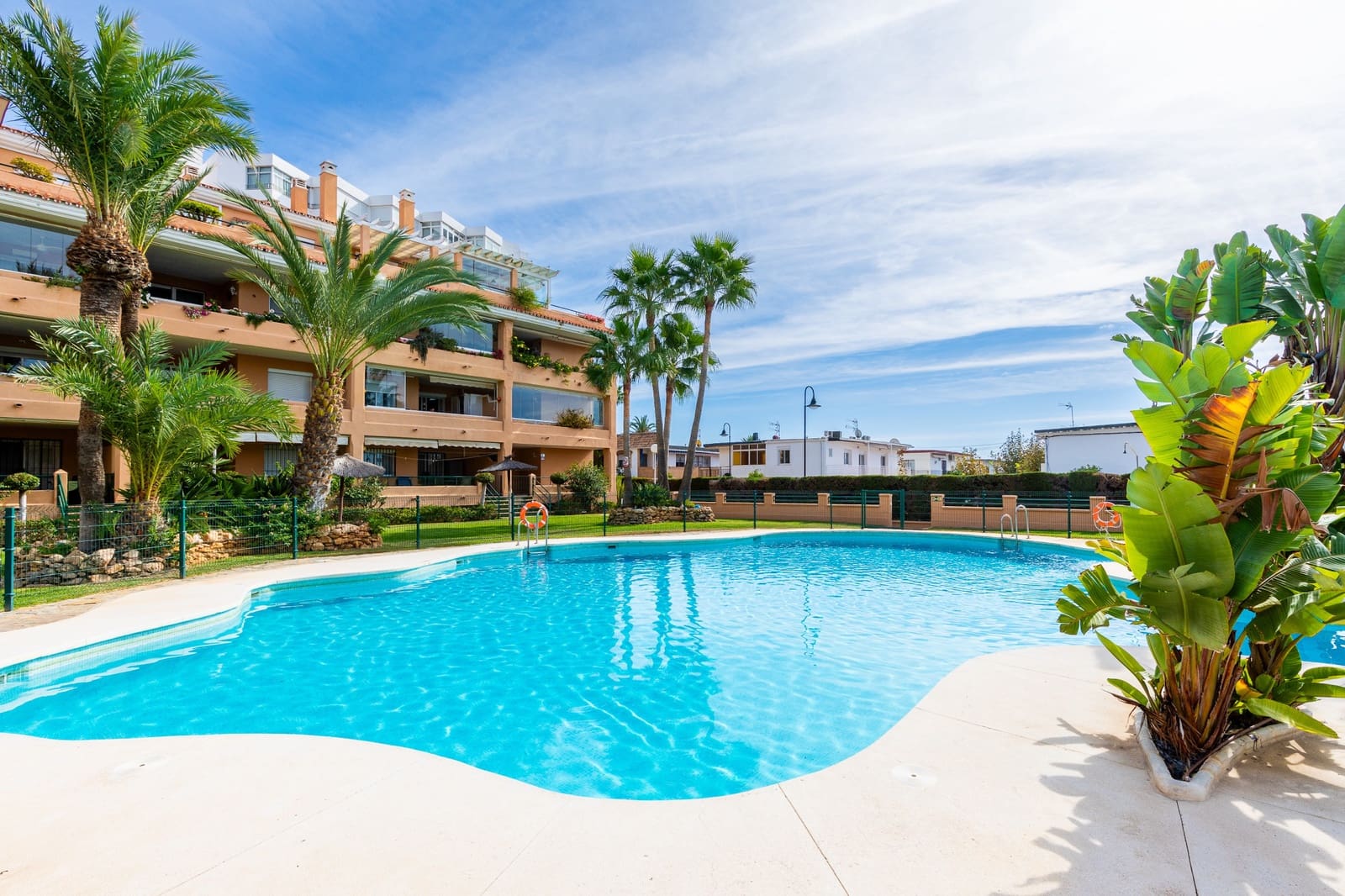 2 soveværelse Lejlighed til salg i La Cala de Mijas med swimmingpool garage - € 499.000 (Ref: 10163997)