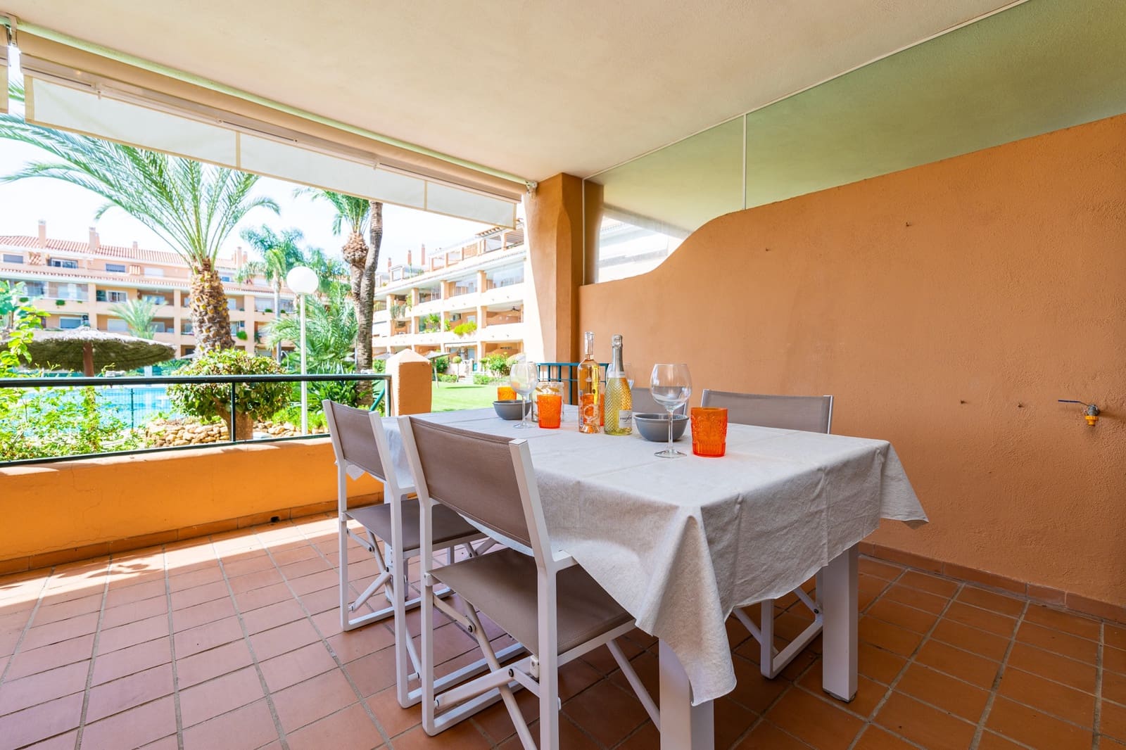2 soveværelse Lejlighed til salg i La Cala de Mijas med swimmingpool garage - € 499.000 (Ref: 10163997)