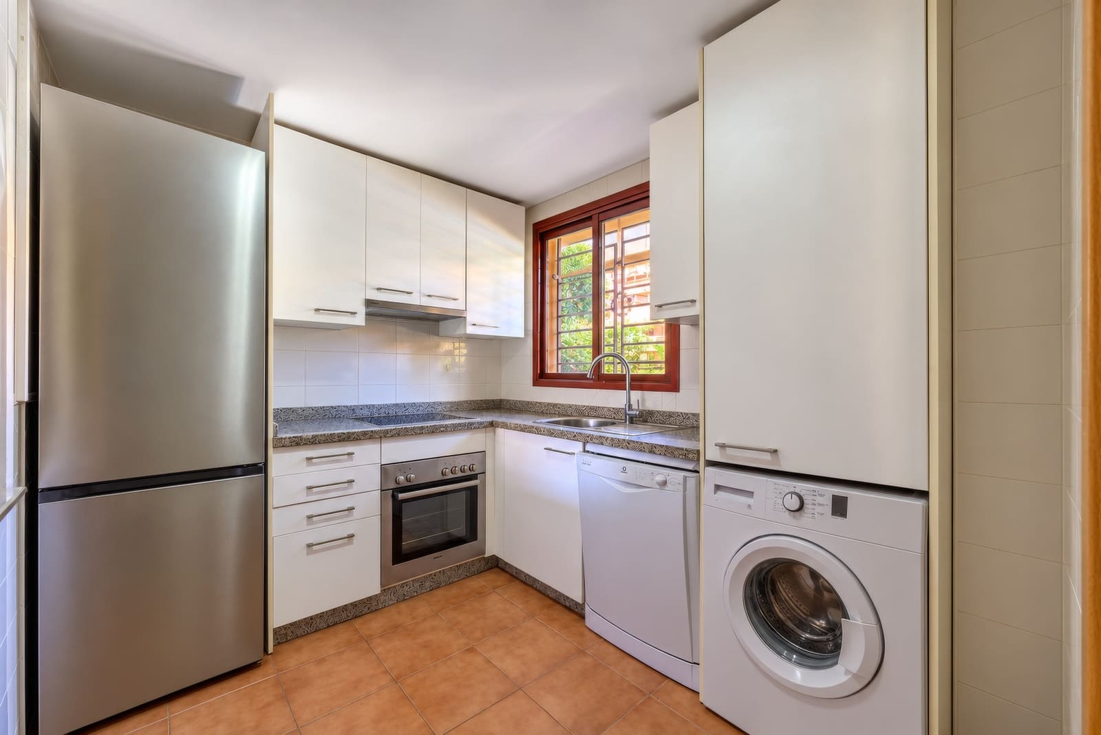 1 slaapkamer Appartement te koop in La Cala de Mijas met zwembad garage - € 300.000 (Ref: 10165955)