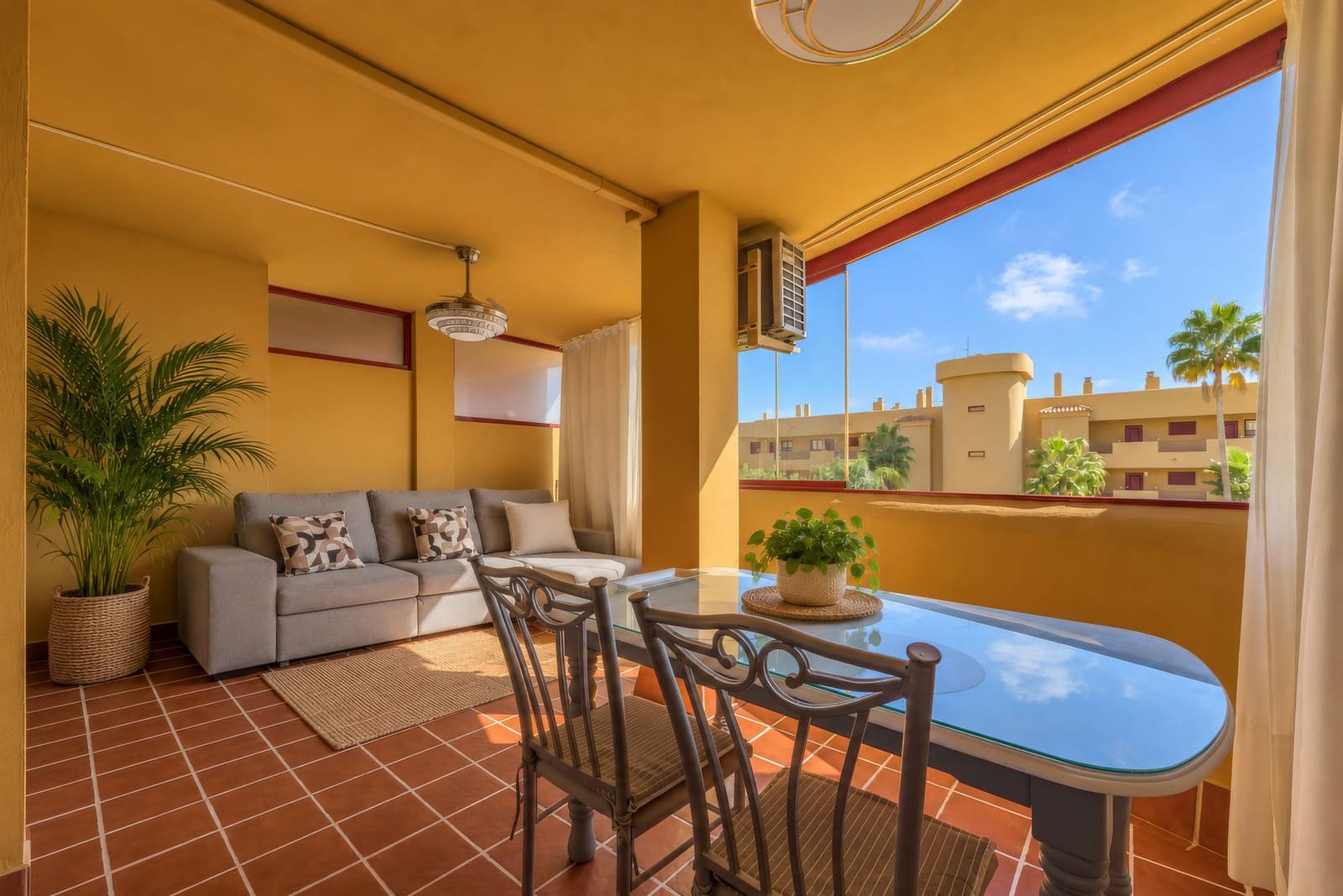 1 slaapkamer Appartement te koop in La Cala de Mijas met zwembad garage - € 300.000 (Ref: 10165955)