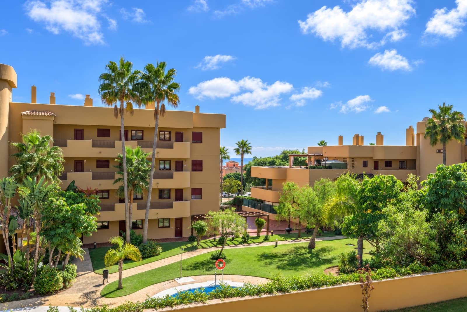 1 slaapkamer Appartement te koop in La Cala de Mijas met zwembad garage - € 300.000 (Ref: 10165955)