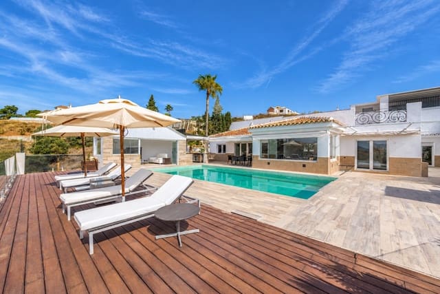 Chalet de 3 habitaciones en Mijas Costa, Mijas en venta con piscina garaje - 875.000 € (Ref: 10168015)