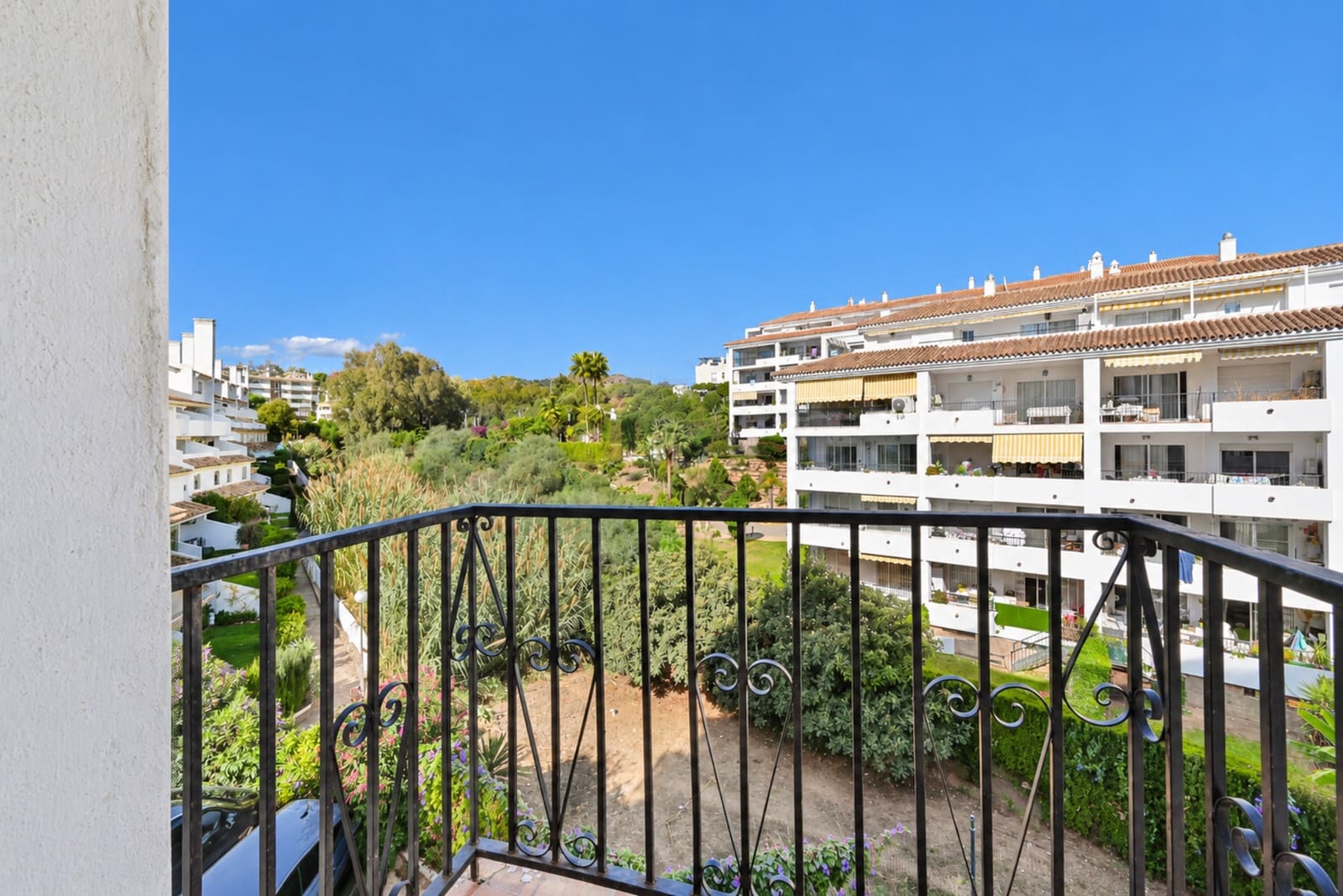 Apartamento de 2 habitaciones en Calahonda en venta con piscina - 240.000 € (Ref: 10173075)