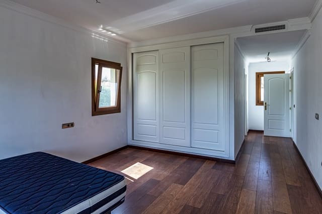 4 slaapkamer Villa te koop in Mijas Costa, Mijas met zwembad garage - € 1.350.000 (Ref: 7919095)