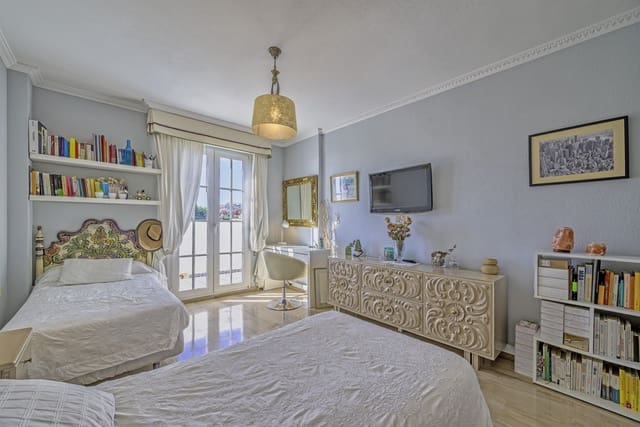 4 soverom Penthouse til salgs i Fuengirola med svømmebasseng garasje - € 1 275 000 (Ref: 7919129)