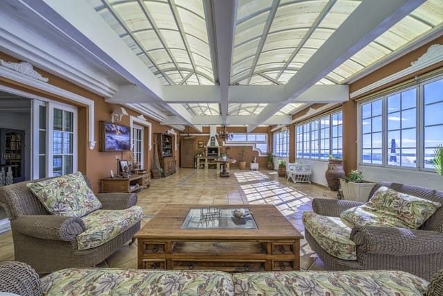 4 soverom Penthouse til salgs i Fuengirola med svømmebasseng garasje - € 1 275 000 (Ref: 7919129)
