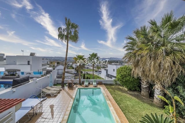 5 sypialnia Willa na sprzedaż w Mijas Costa, Mijas z basenem garażem - 680 000 € (Ref: 7919149)