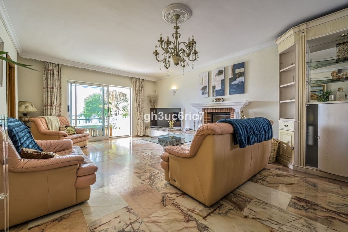 5 sypialnia Willa na sprzedaż w Mijas Costa z basenem garażem - 680 000 € (Ref: 7919149)