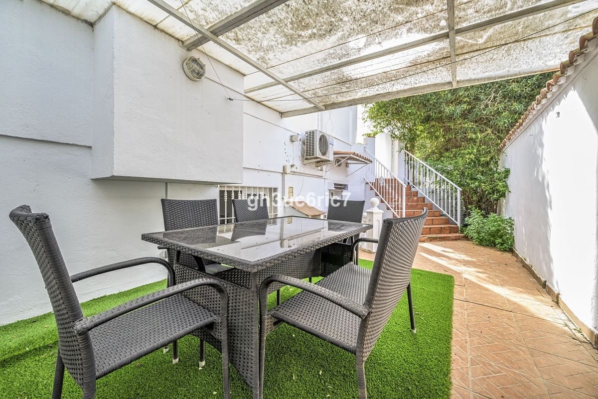 5 sypialnia Willa na sprzedaż w Mijas Costa z basenem garażem - 680 000 € (Ref: 7919149)