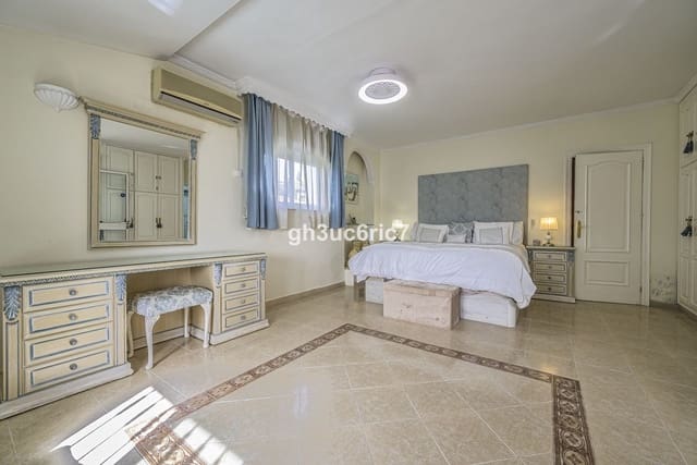 5 sypialnia Willa na sprzedaż w Mijas Costa, Mijas z basenem garażem - 680 000 € (Ref: 7919149)