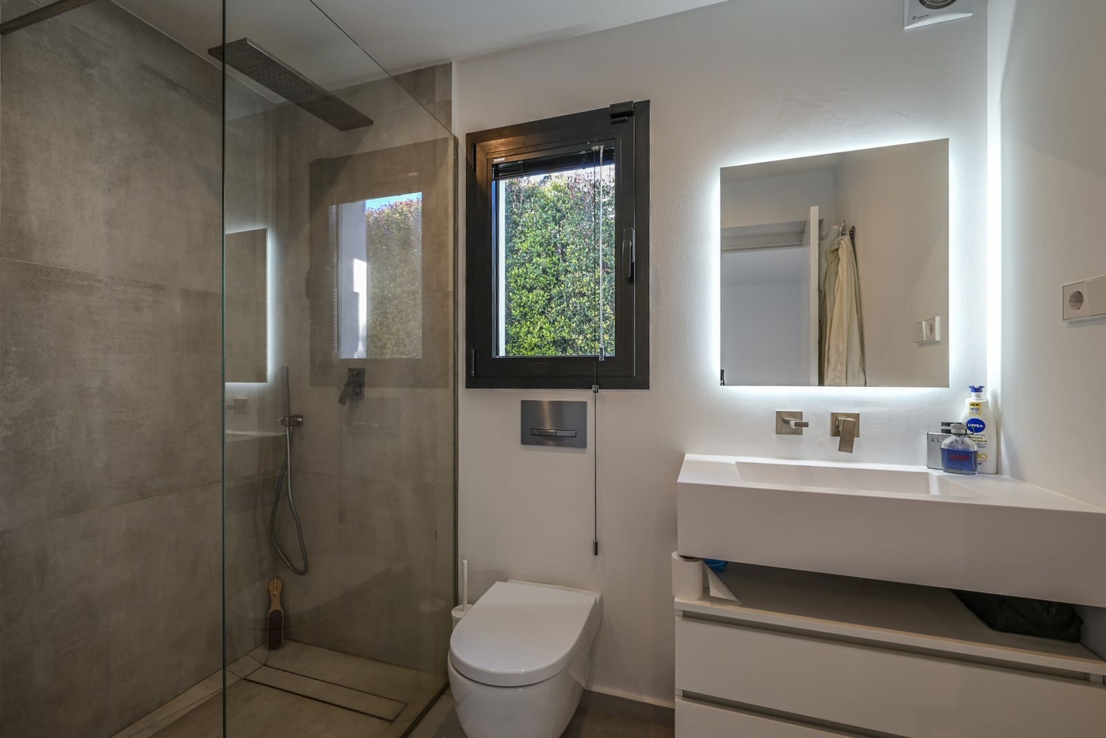 5 bedroom Villa for sale in La Cala de Mijas with pool garage - € 1,450,000 (Ref: 7919157)