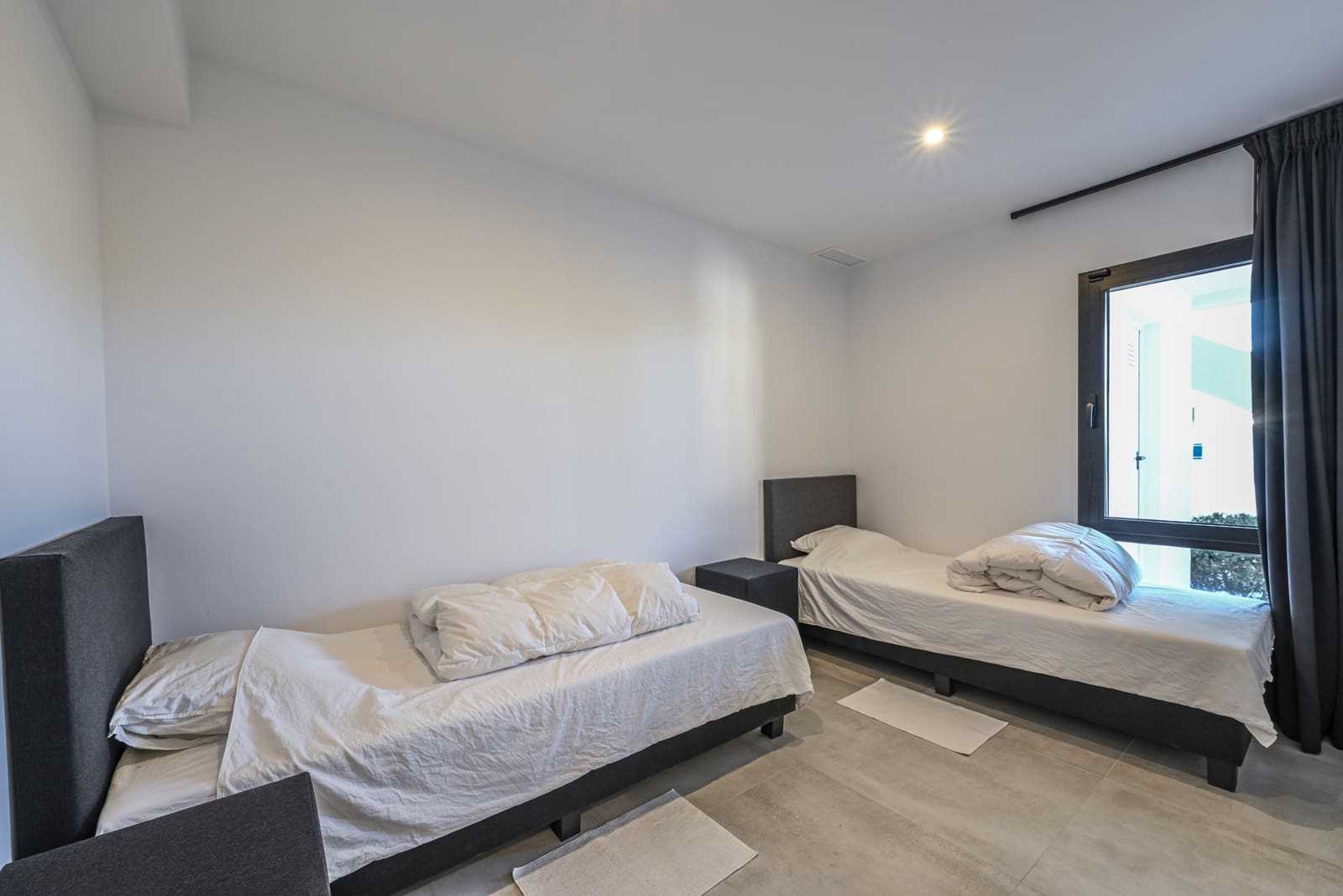 5 bedroom Villa for sale in La Cala de Mijas with pool garage - € 1,450,000 (Ref: 7919157)