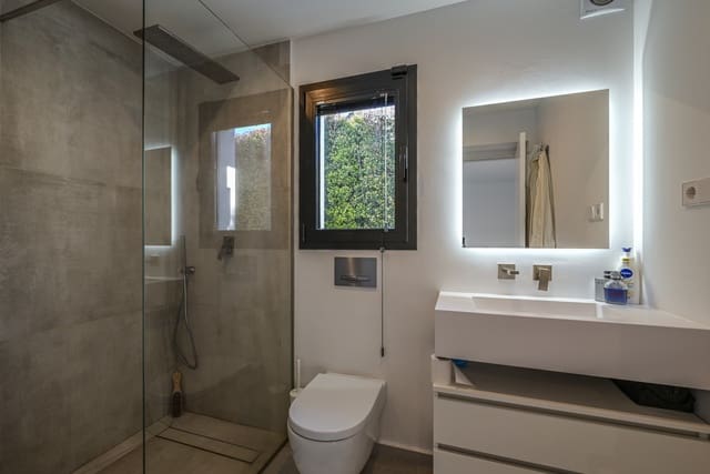 5 bedroom Villa for sale in La Cala de Mijas, Mijas with pool garage - € 1,450,000 (Ref: 7919157)