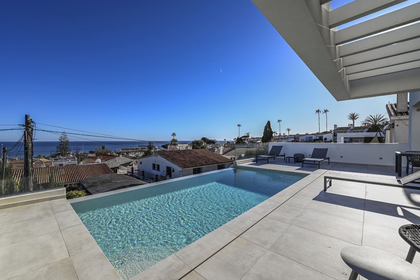 5 bedroom Villa for sale in La Cala de Mijas with pool garage - € 1,450,000 (Ref: 7919157)