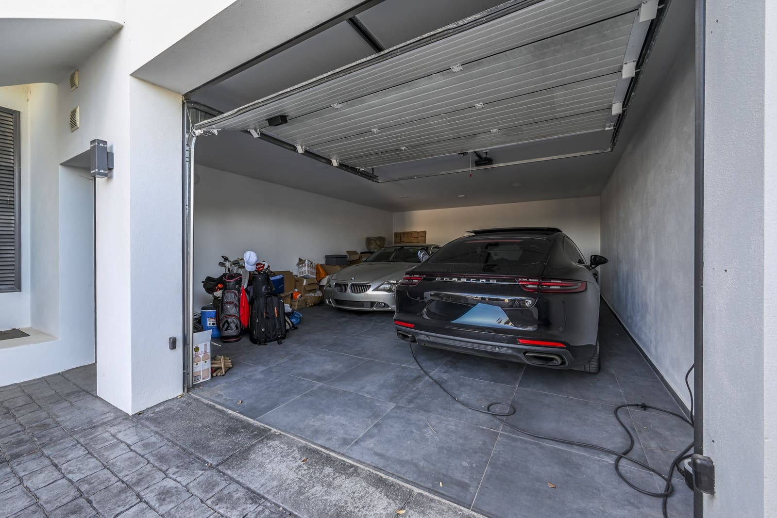 5 bedroom Villa for sale in La Cala de Mijas with pool garage - € 1,450,000 (Ref: 7919157)