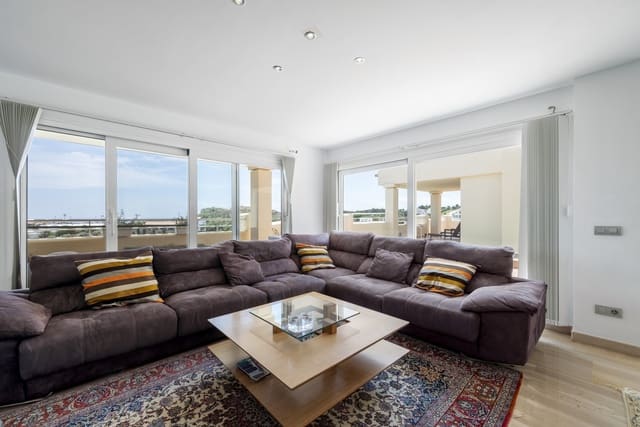 3 soverom Penthouse til salgs i Mijas Costa, Mijas med svømmebasseng garasje - € 925 000 (Ref: 7919195)