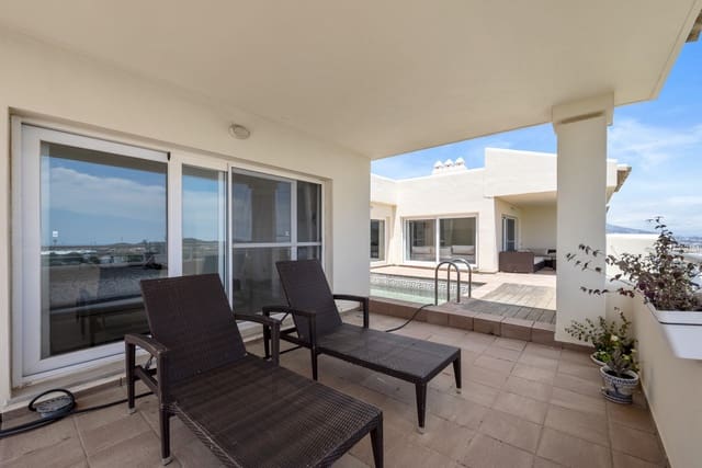 3 soverom Penthouse til salgs i Mijas Costa, Mijas med svømmebasseng garasje - € 925 000 (Ref: 7919195)