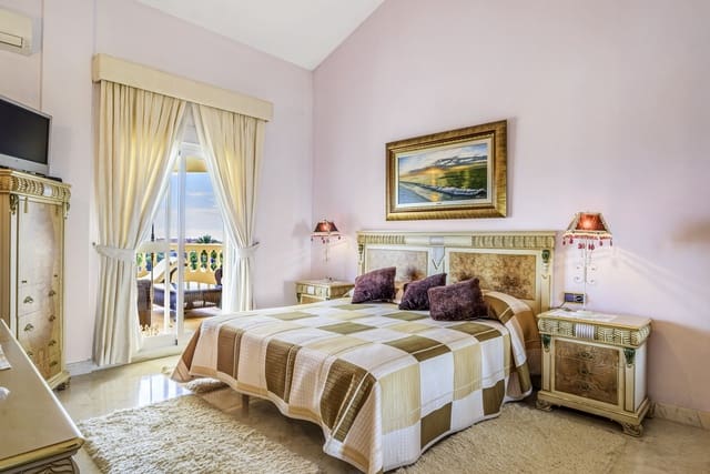 7 sypialnia Willa na sprzedaż w Torrequebrada, Benalmádena z basenem garażem - 2 195 000 € (Ref: 8353568)