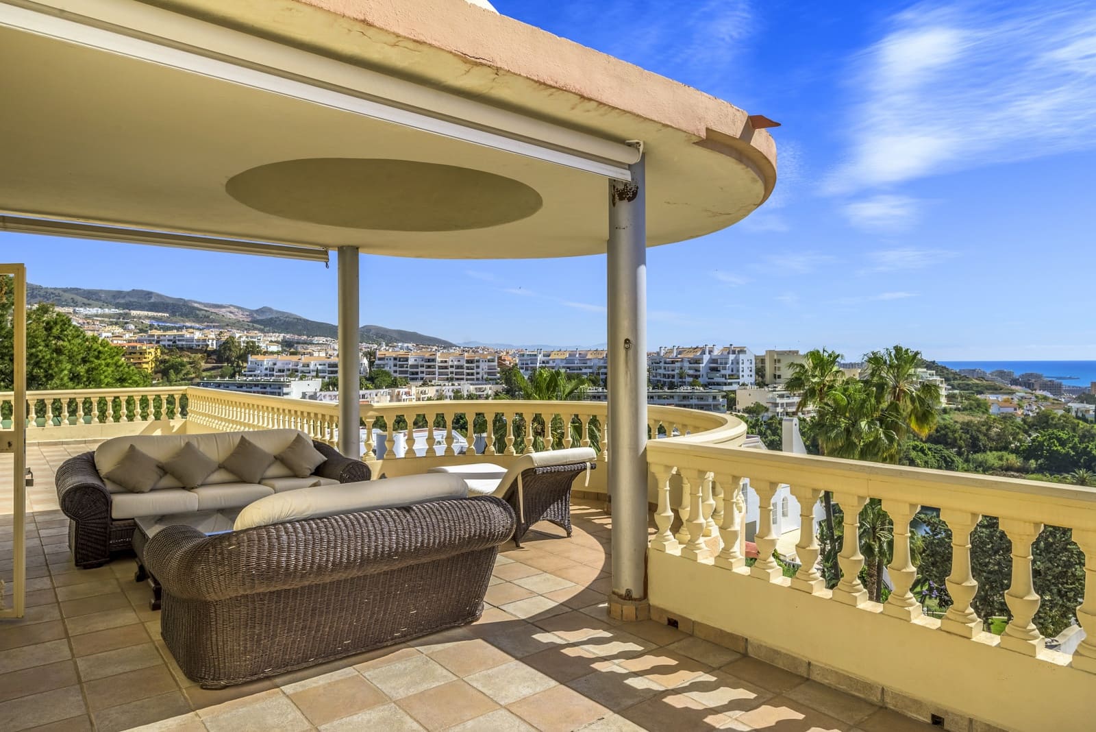 7 quarto Moradia para venda em Torrequebrada com piscina garagem - 2 195 000 € (Ref: 8353568)