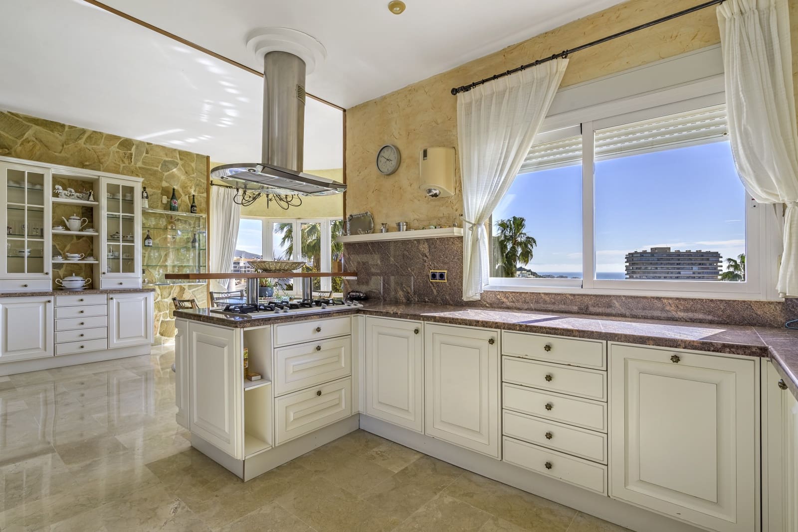 7 quarto Moradia para venda em Torrequebrada com piscina garagem - 2 195 000 € (Ref: 8353568)