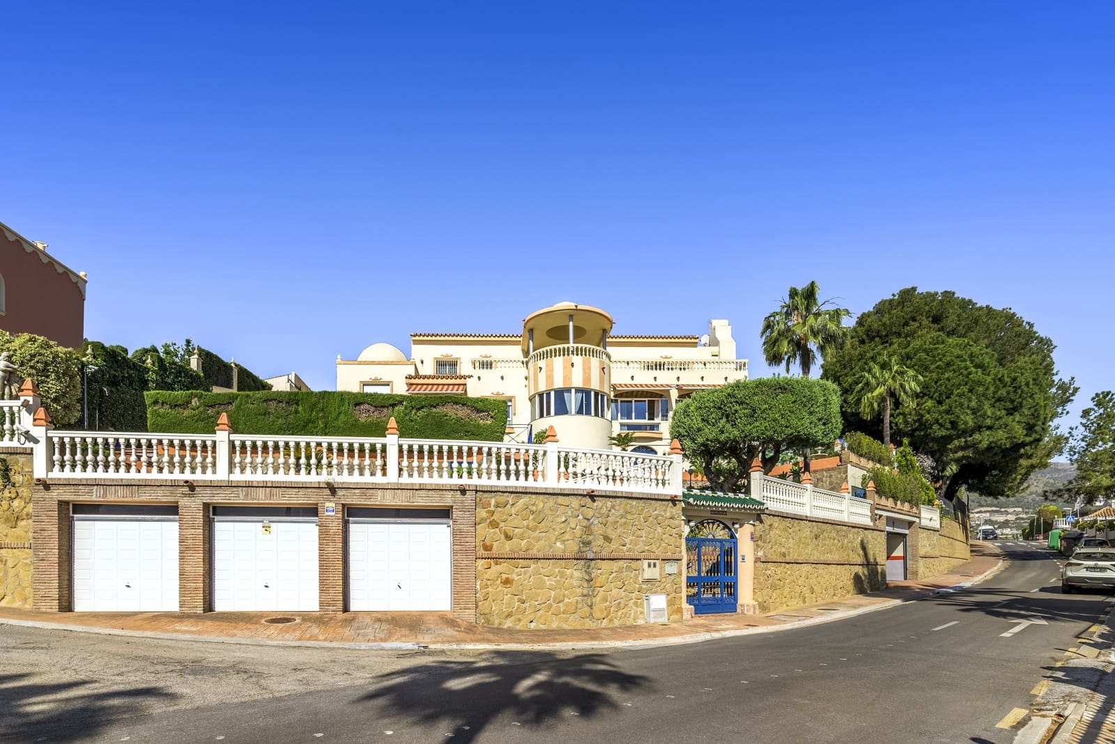 7 sypialnia Willa na sprzedaż w Torrequebrada z basenem garażem - 2 195 000 € (Ref: 8353568)