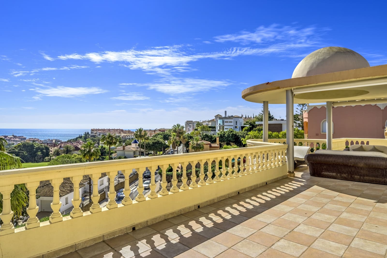 7 sypialnia Willa na sprzedaż w Torrequebrada z basenem garażem - 2 195 000 € (Ref: 8353568)