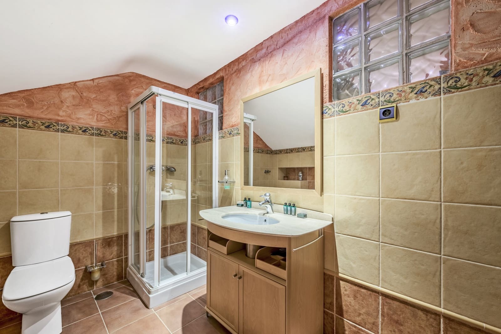 7 sypialnia Willa na sprzedaż w Torrequebrada z basenem garażem - 2 195 000 € (Ref: 8353568)