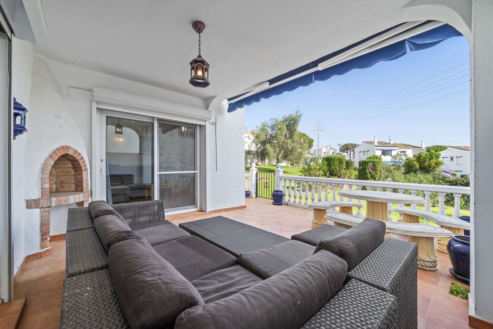 3 soveværelse Villa til salg i Calahonda med swimmingpool - € 449.000 (Ref: 8640562)
