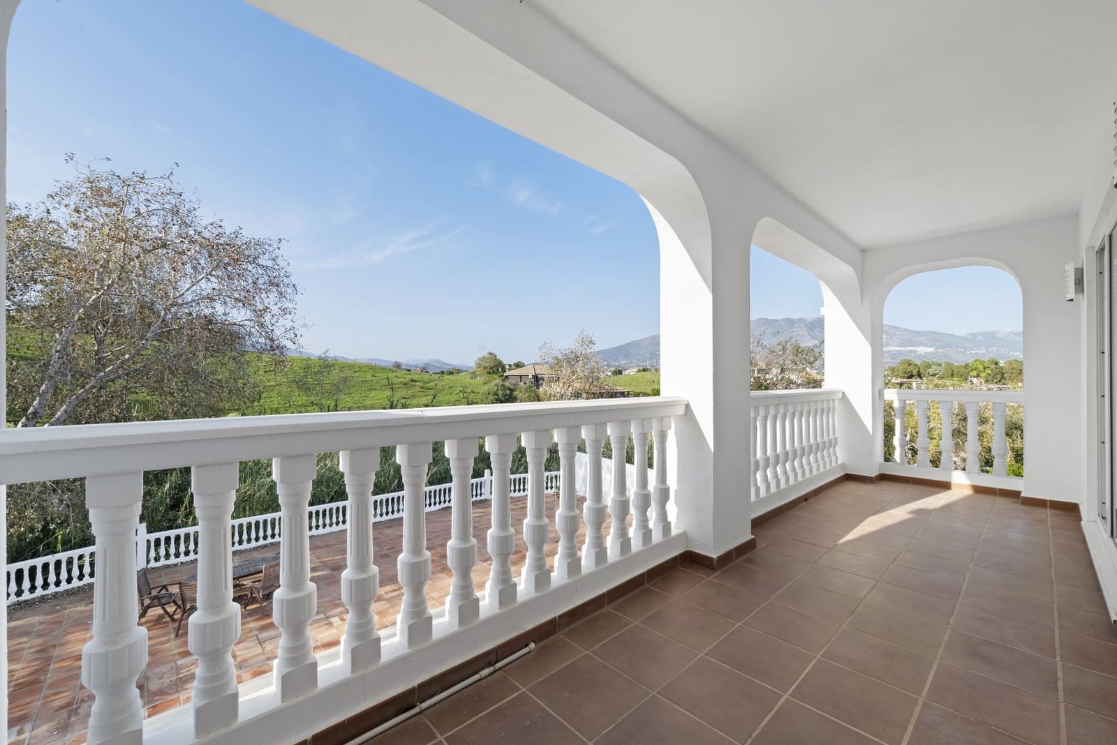 4 soveværelse Villa til salg i Mijas Costa med swimmingpool garage - € 995.000 (Ref: 8727149)