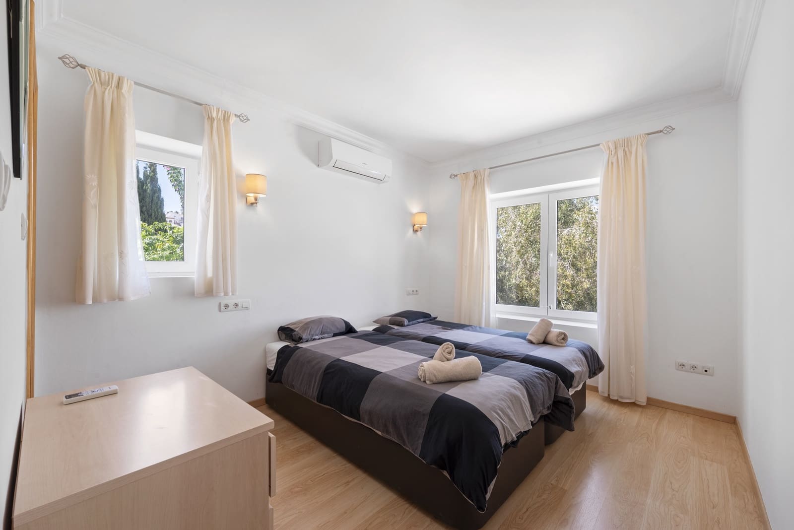 4 soveværelse Villa til salg i Mijas Costa med swimmingpool garage - € 995.000 (Ref: 8727149)