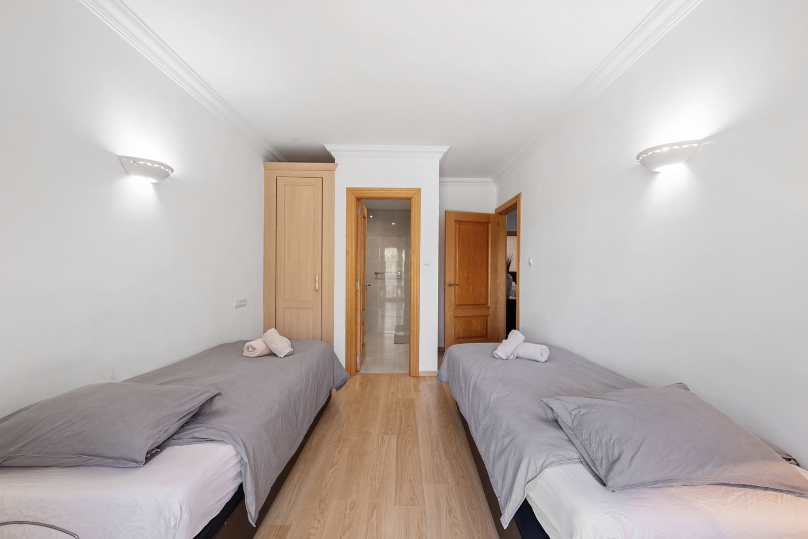 4 soveværelse Villa til salg i Mijas Costa med swimmingpool garage - € 995.000 (Ref: 8727149)