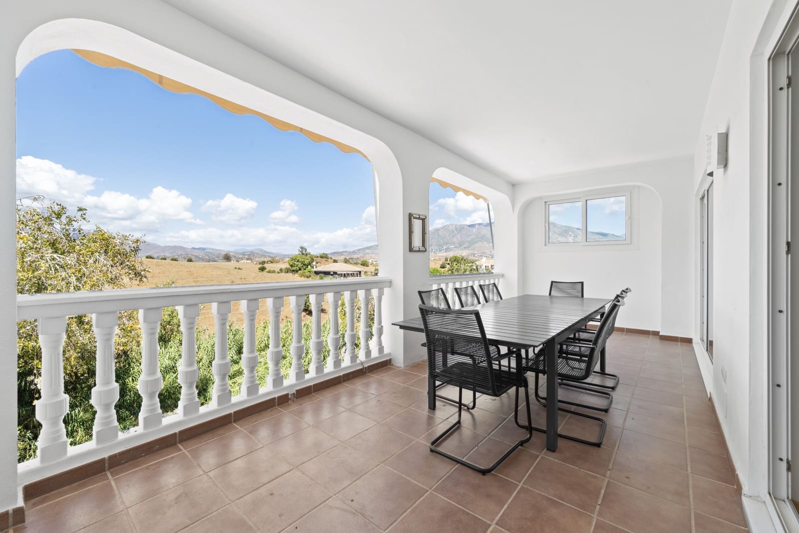 4 soveværelse Villa til salg i Mijas Costa med swimmingpool garage - € 995.000 (Ref: 8727149)