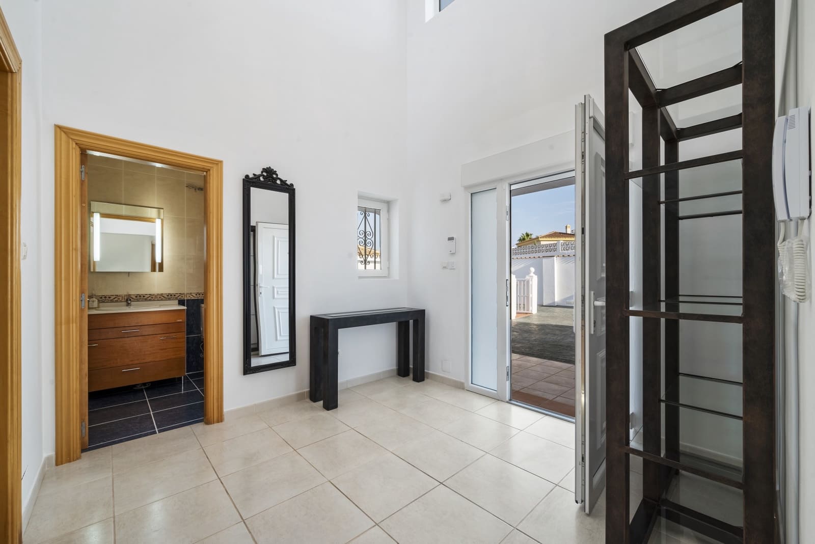 4 soveværelse Villa til salg i Mijas Costa med swimmingpool garage - € 995.000 (Ref: 8727149)