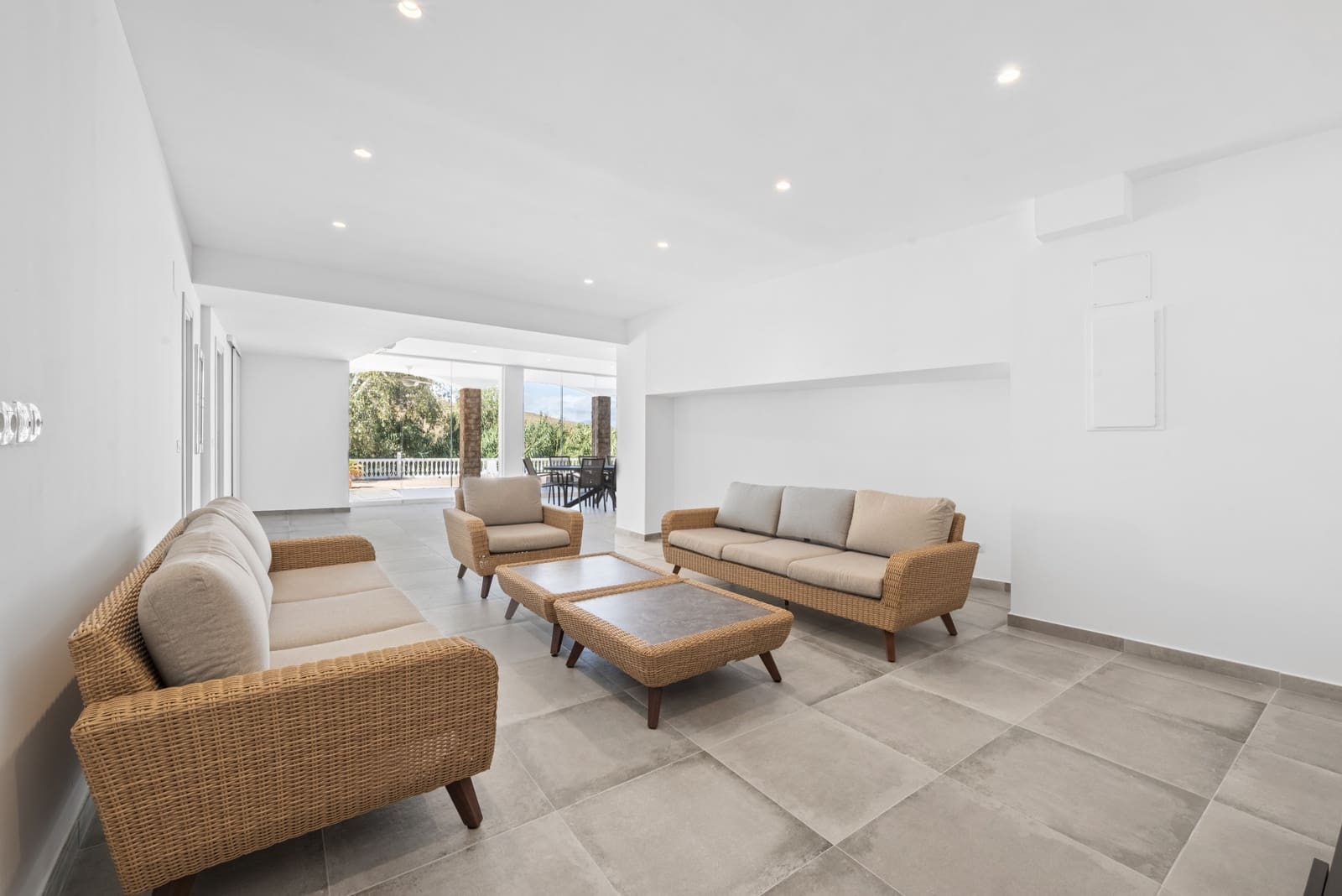 4 soveværelse Villa til salg i Mijas Costa med swimmingpool garage - € 995.000 (Ref: 8727149)