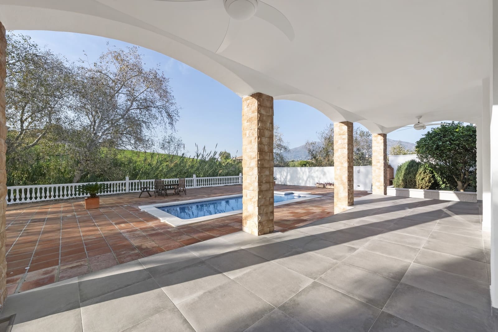 4 soveværelse Villa til salg i Mijas Costa med swimmingpool garage - € 995.000 (Ref: 8727149)