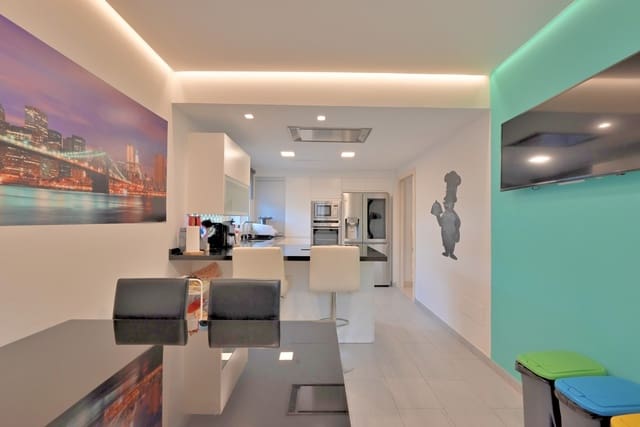 3 soveværelse Semi-Rækkehus til salg i Riviera del Sol, Mijas med swimmingpool garage - € 539.000 (Ref: 8746340)