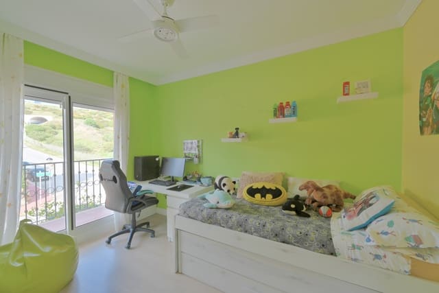 3 soveværelse Semi-Rækkehus til salg i Riviera del Sol, Mijas med swimmingpool garage - € 539.000 (Ref: 8746340)