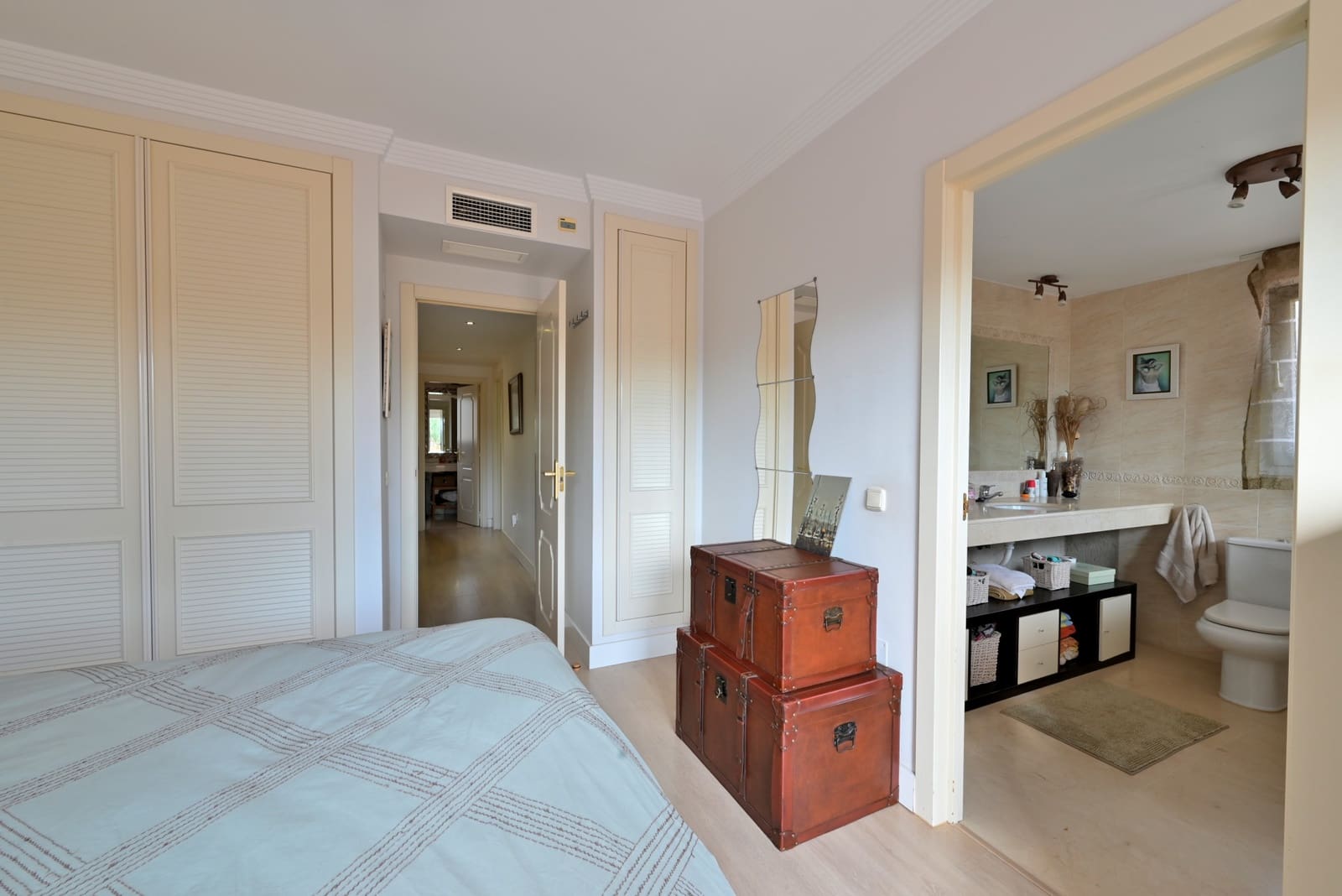 3 soveværelse Semi-Rækkehus til salg i Riviera del Sol med swimmingpool garage - € 539.000 (Ref: 8746340)