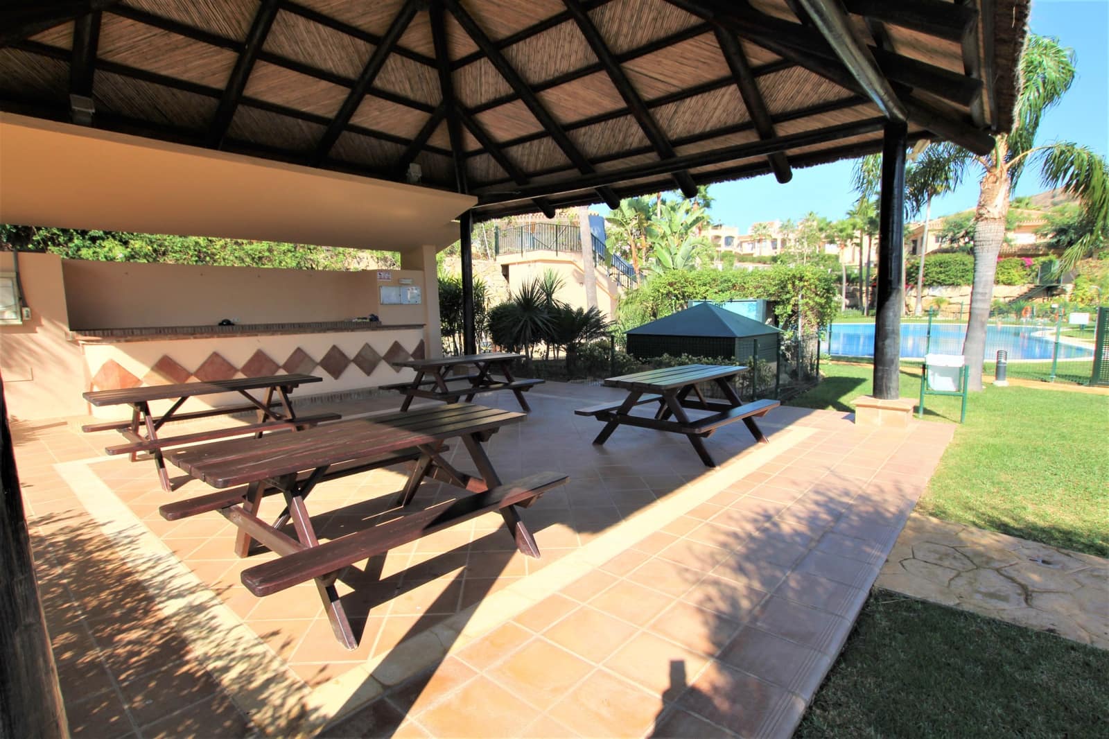 3 soveværelse Semi-Rækkehus til salg i Riviera del Sol med swimmingpool garage - € 539.000 (Ref: 8746340)