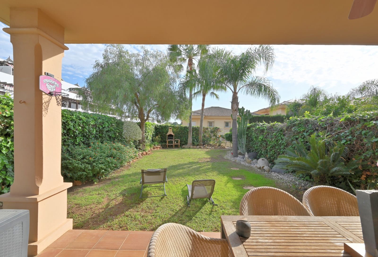 3 soveværelse Semi-Rækkehus til salg i Riviera del Sol med swimmingpool garage - € 539.000 (Ref: 8746340)