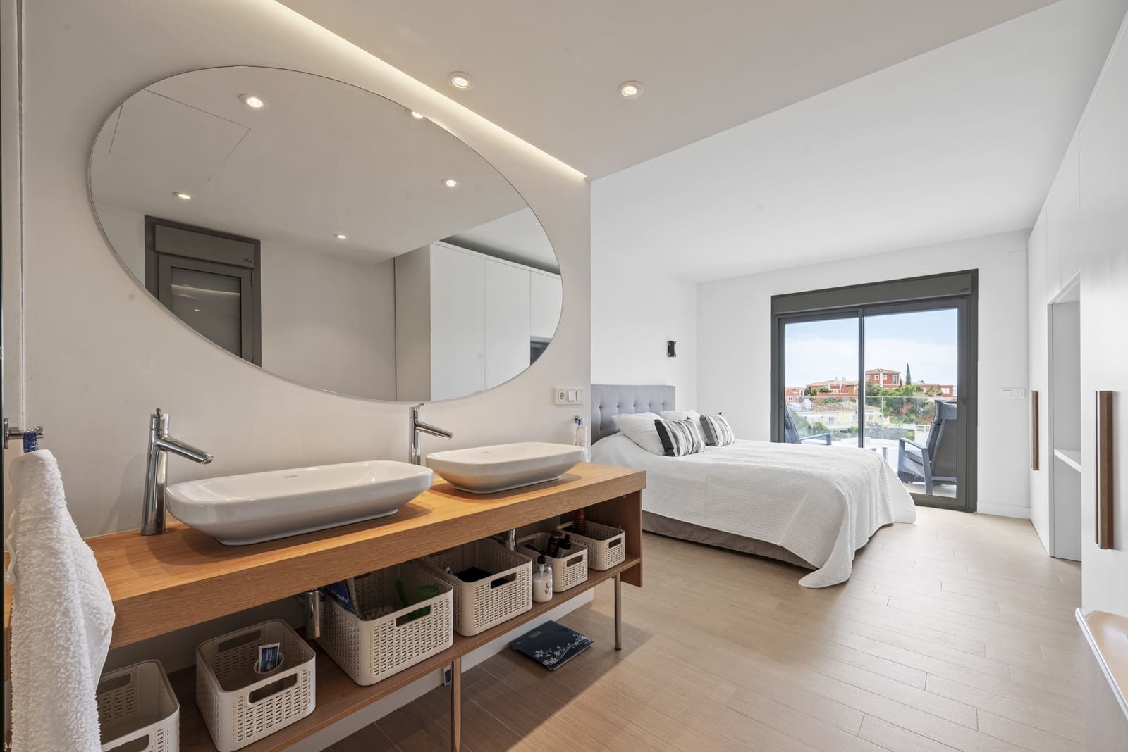 3 soveværelse Semi-Rækkehus til salg i Mijas Costa med swimmingpool garage - € 899.000 (Ref: 8934726)