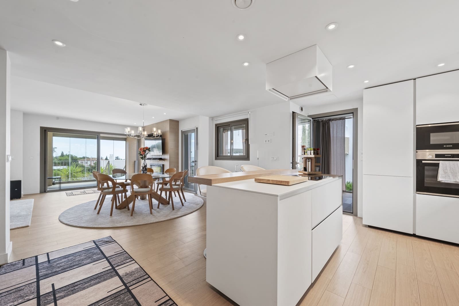 3 soveværelse Semi-Rækkehus til salg i Mijas Costa med swimmingpool garage - € 899.000 (Ref: 8934726)