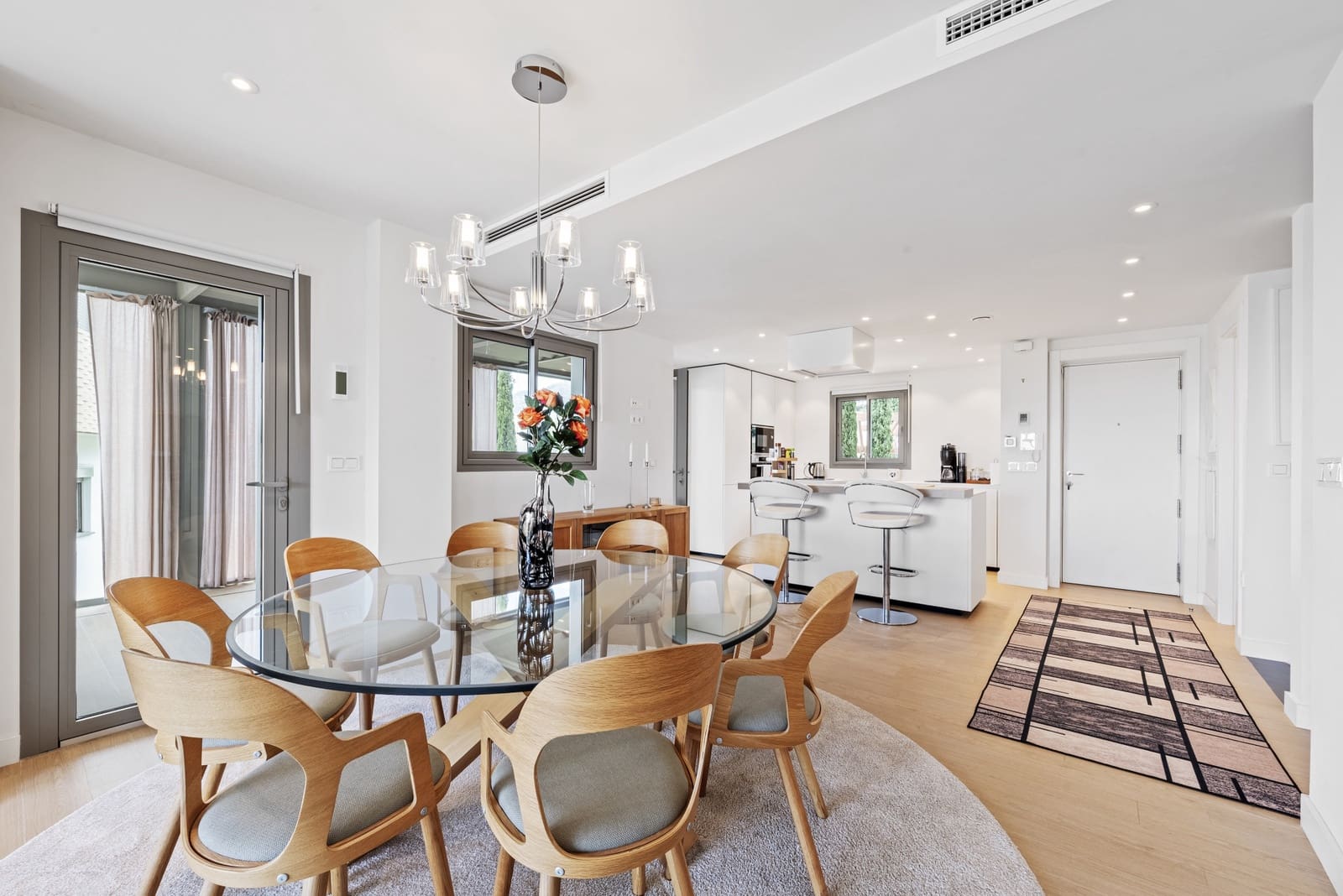 3 soveværelse Semi-Rækkehus til salg i Mijas Costa med swimmingpool garage - € 899.000 (Ref: 8934726)