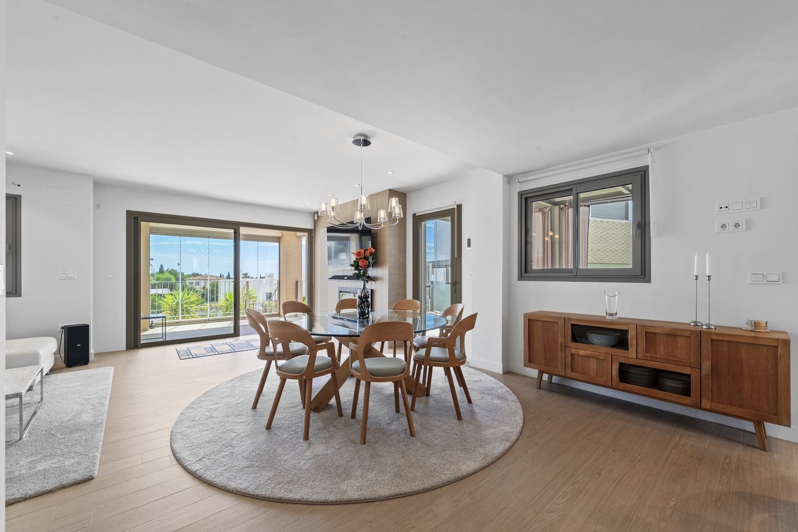 3 soveværelse Semi-Rækkehus til salg i Mijas Costa med swimmingpool garage - € 899.000 (Ref: 8934726)