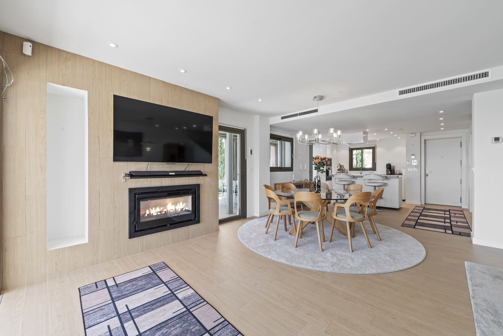 3 soveværelse Semi-Rækkehus til salg i Mijas Costa med swimmingpool garage - € 899.000 (Ref: 8934726)