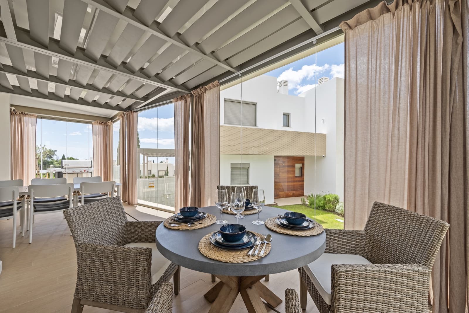 3 soveværelse Semi-Rækkehus til salg i Mijas Costa med swimmingpool garage - € 899.000 (Ref: 8934726)