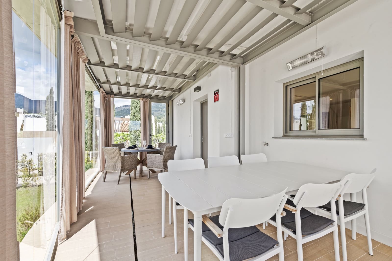 3 soveværelse Semi-Rækkehus til salg i Mijas Costa med swimmingpool garage - € 899.000 (Ref: 8934726)