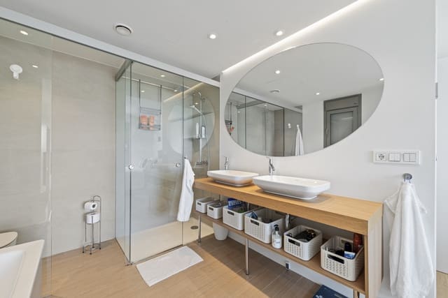 3 Zimmer Doppelhaus zu verkaufen in Mijas Costa, Mijas mit Pool Garage - 899.000 € (Ref: 8934726)