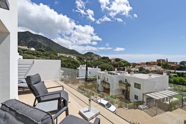 3 Zimmer Doppelhaus zu verkaufen in Mijas Costa, Mijas mit Pool Garage - 899.000 € (Ref: 8934726)
